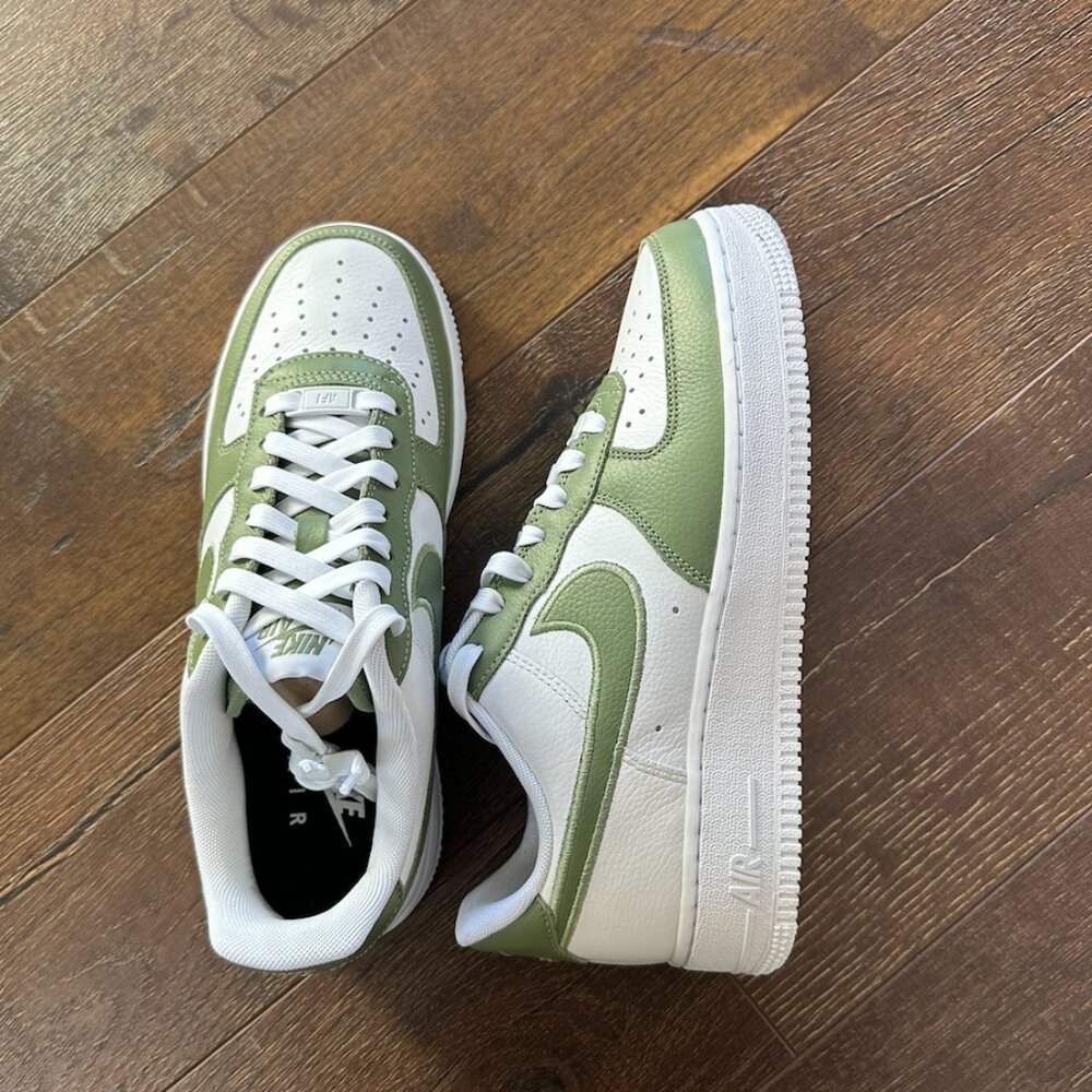 Custom Nike Air Force 1 - Picture 6 of 7